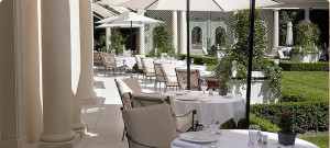 Epicure elope in paris restuarant