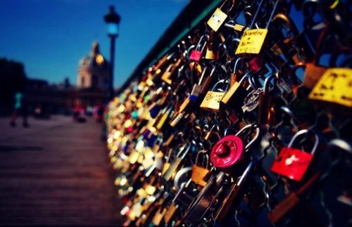 love lock bridge paris