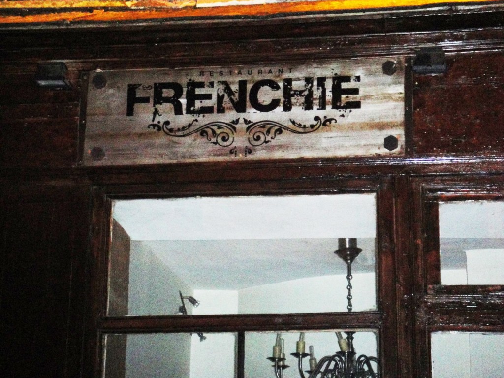 frenchie - paris wedding