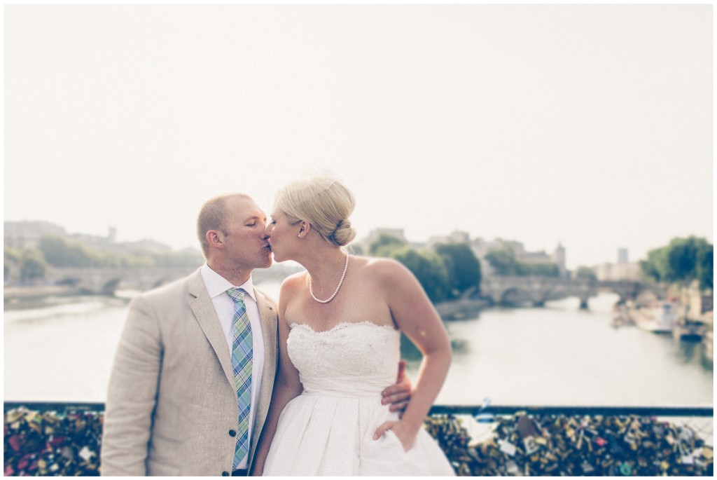 tips elopement paris bridge seine river