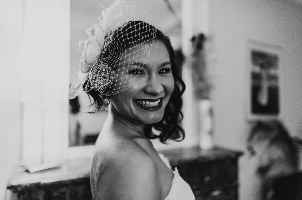 Birdcage veil paris wedding photo