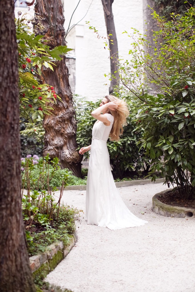 bride rustic paris france wedding location