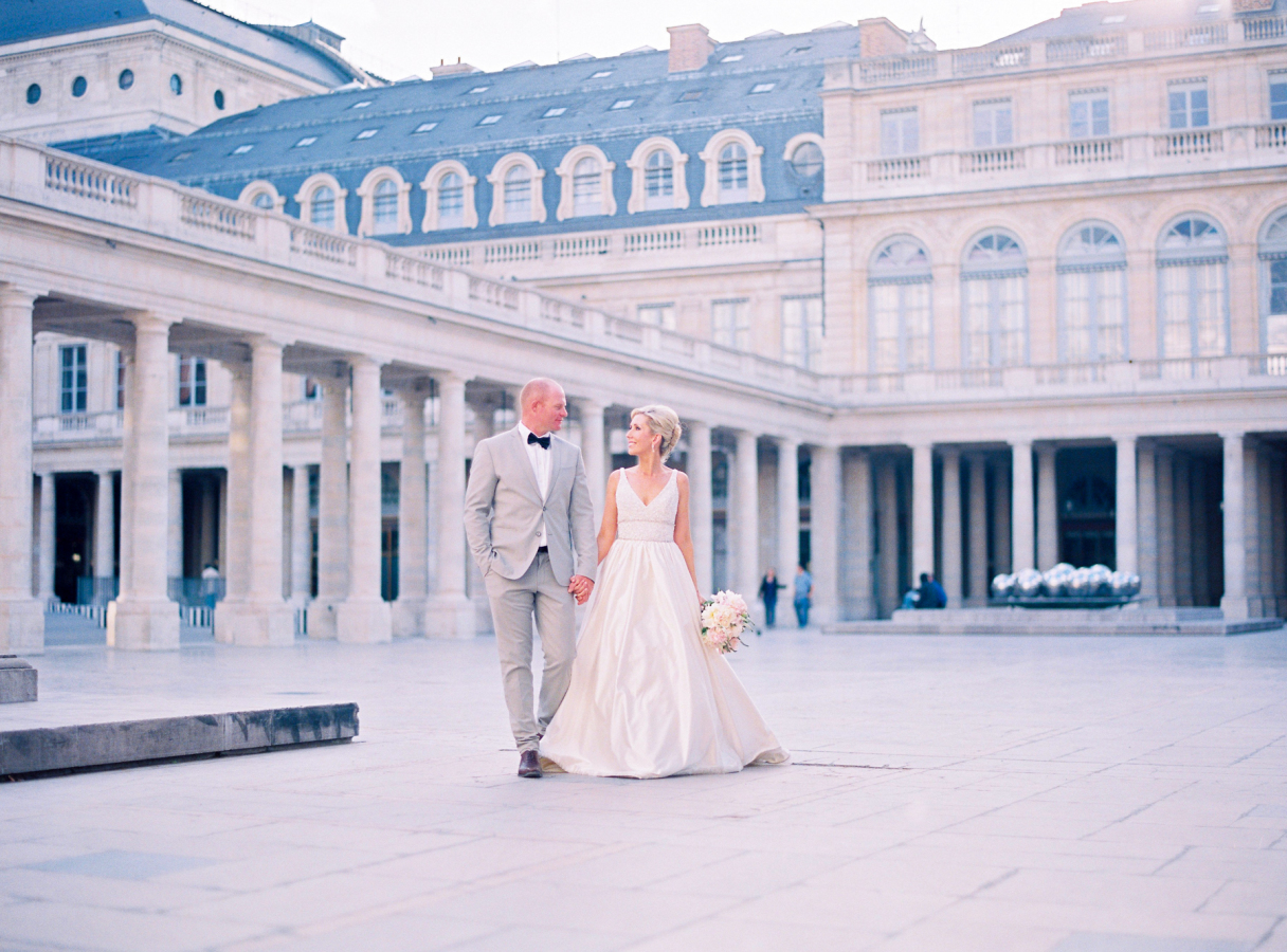 Lisa and chris by audrey paris wedding photo plan by elope in paris