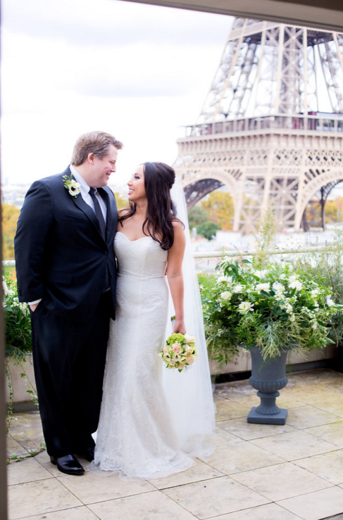 romantic Eiffel Tower wedding paris