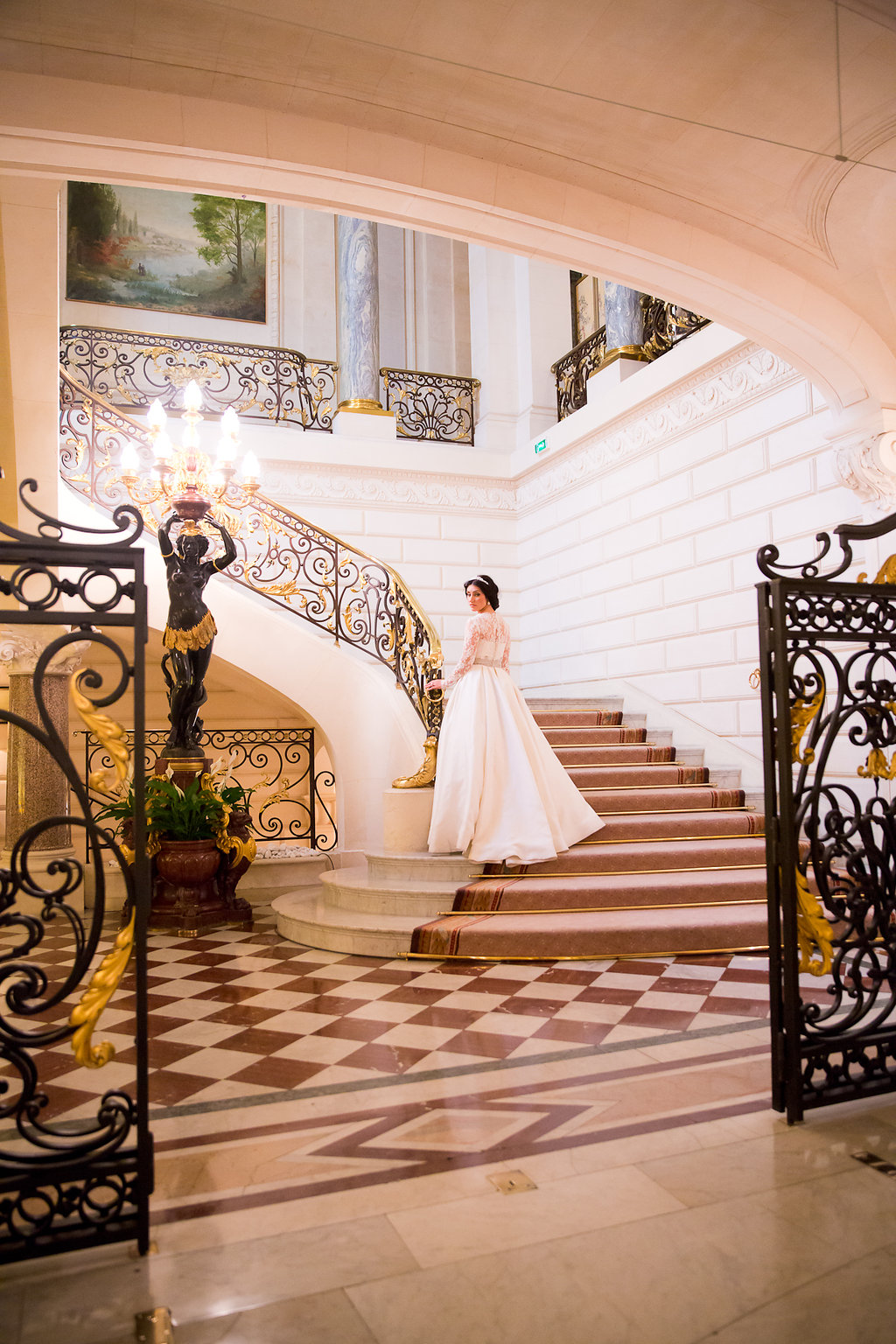 wedding staircase paris shangri la hotel