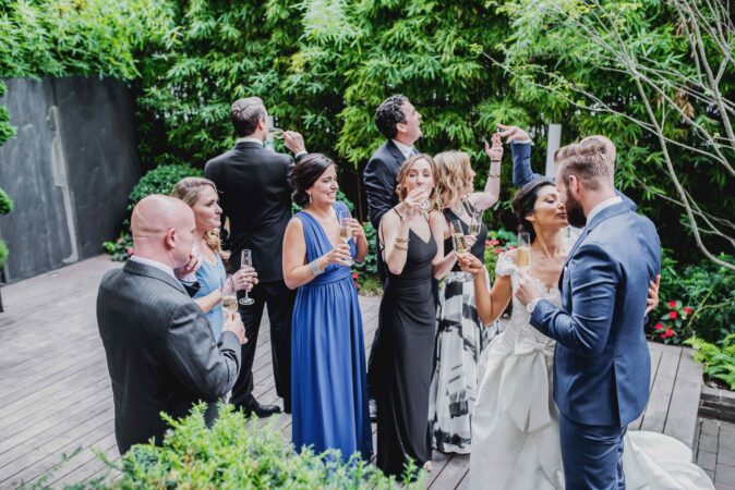 kiss in paris destination wedding france